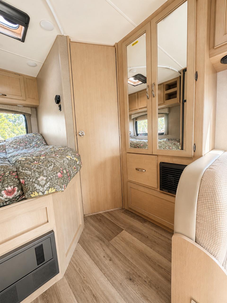 Four Winds 22E - Photo 12